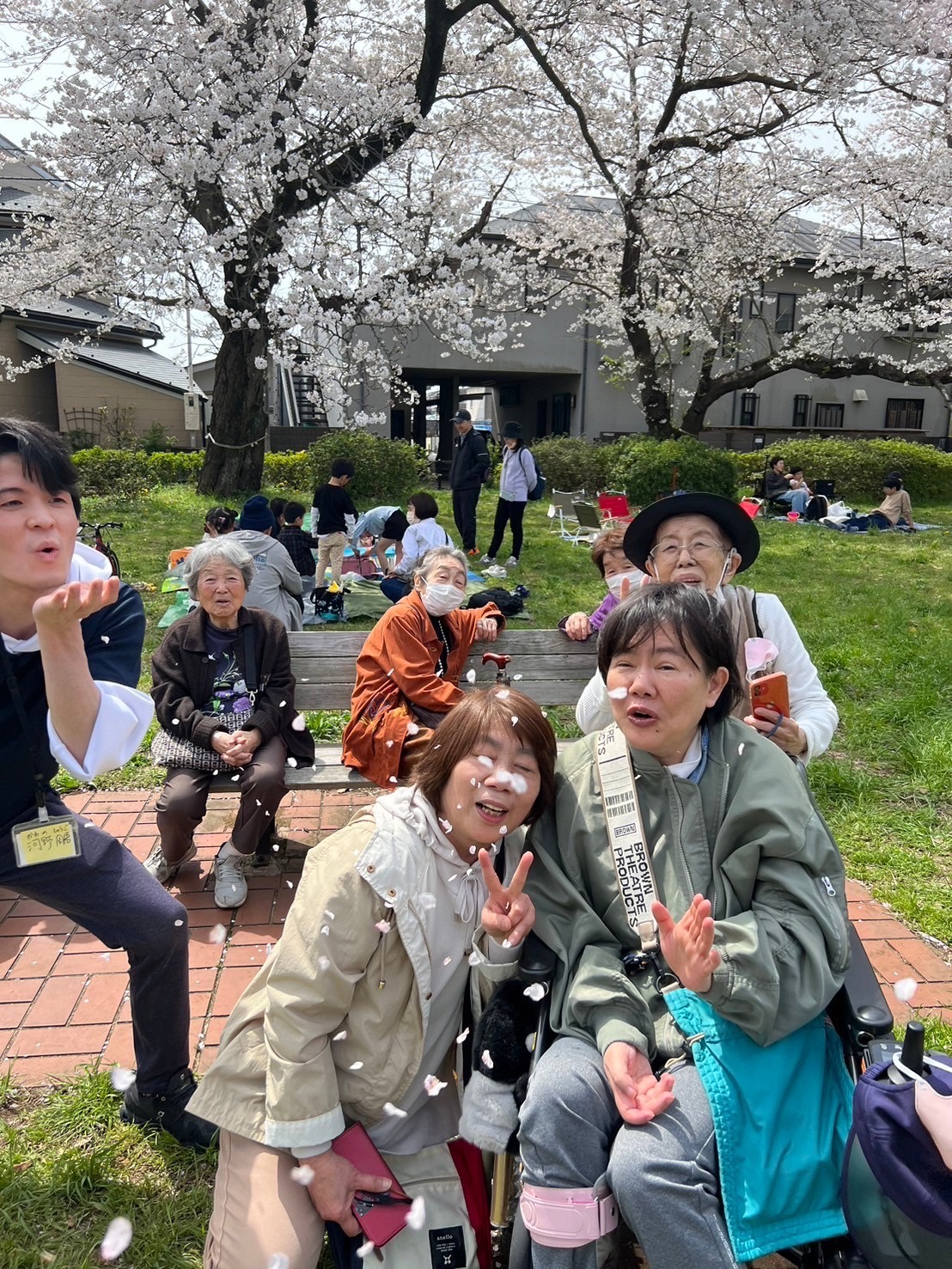 株式会社ワムケアサービス|デイサービスすまいるはうす祖師谷